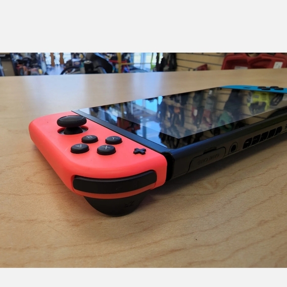 Nintendo Switch basically brand new!! - Picture 8 of 9